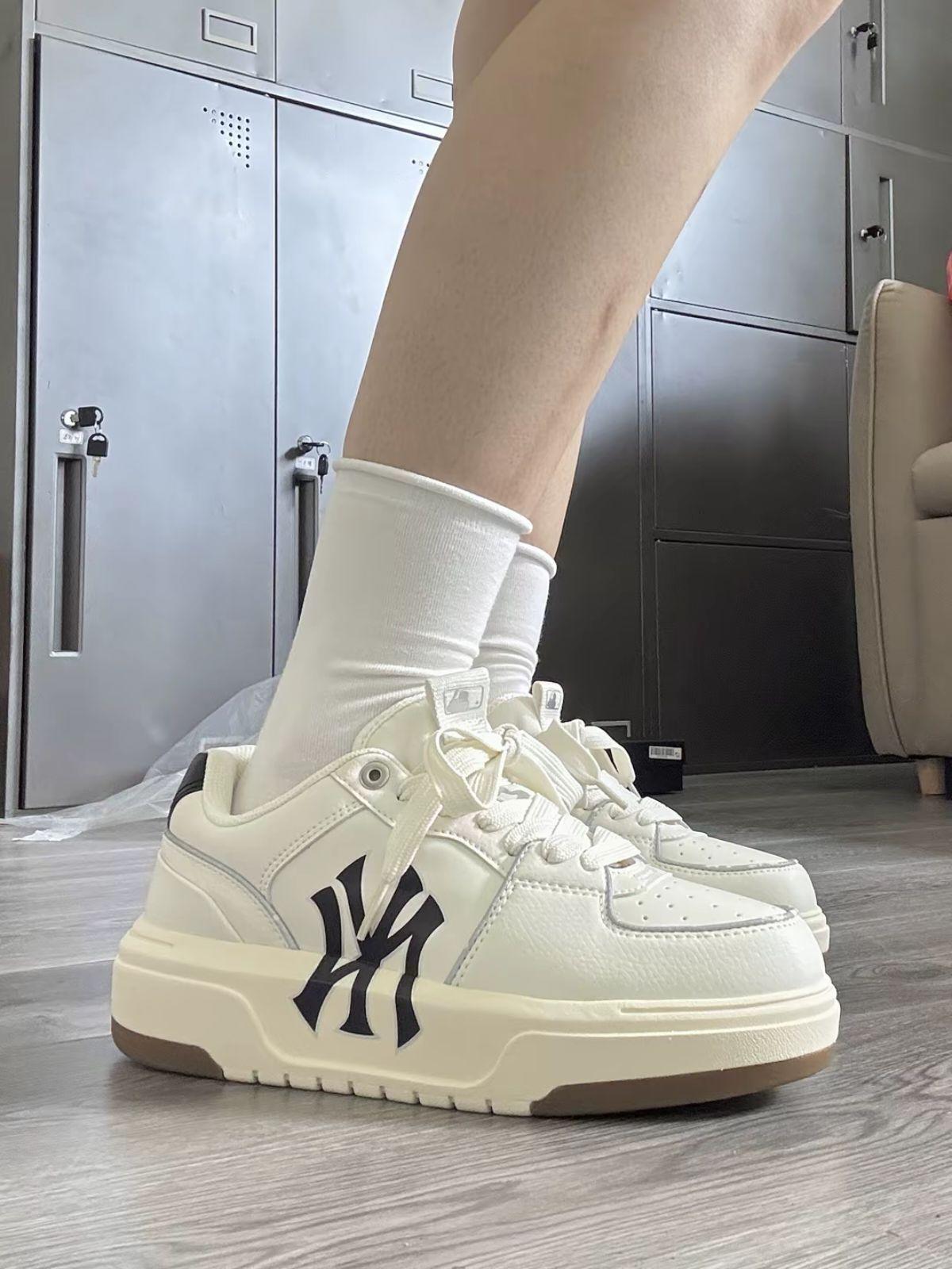 不愧是虞书欣同款!这双MLB是有点好穿的